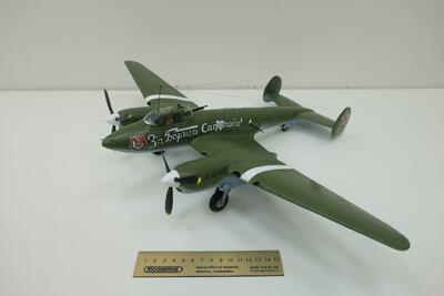 Модель бомбардировщика Пе-2 масштабная модель